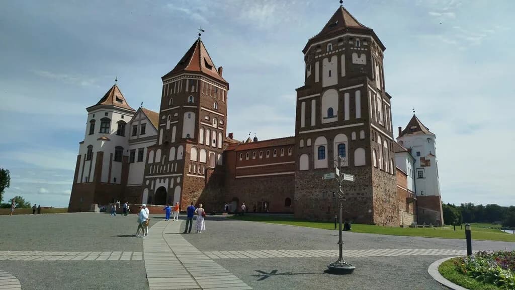 Руины белорусскоязычной школы