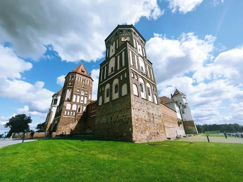 Замковый комплекс «Мирский замок»
