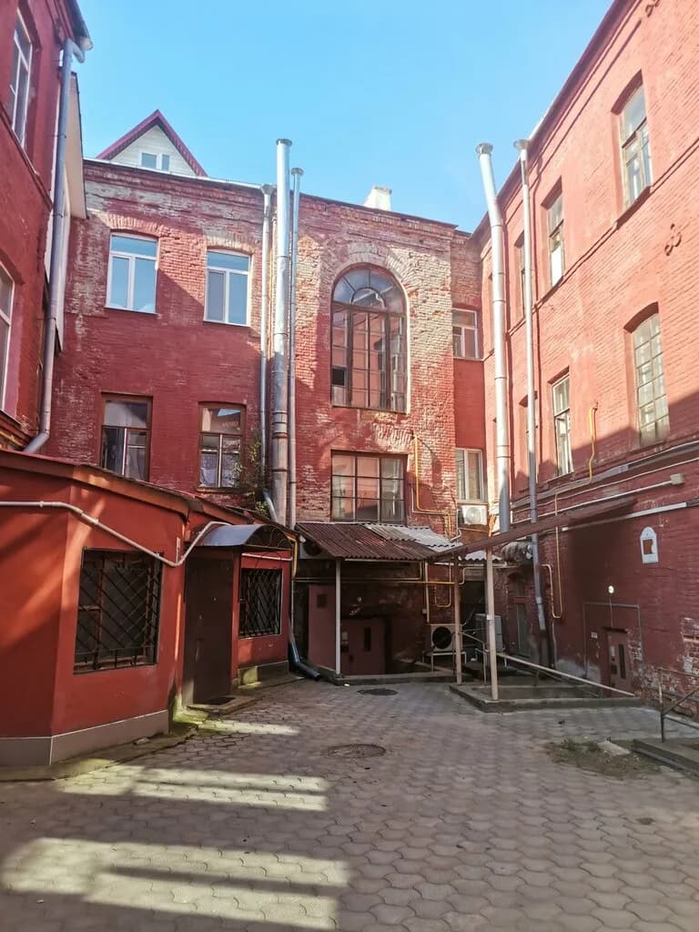 Красный дворик — фото 6