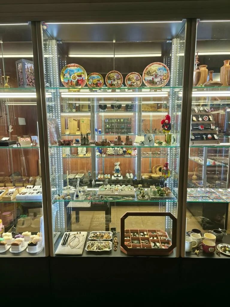 Сувенирная лавка