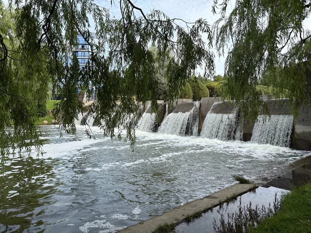 Искусственный водопад — фото 2