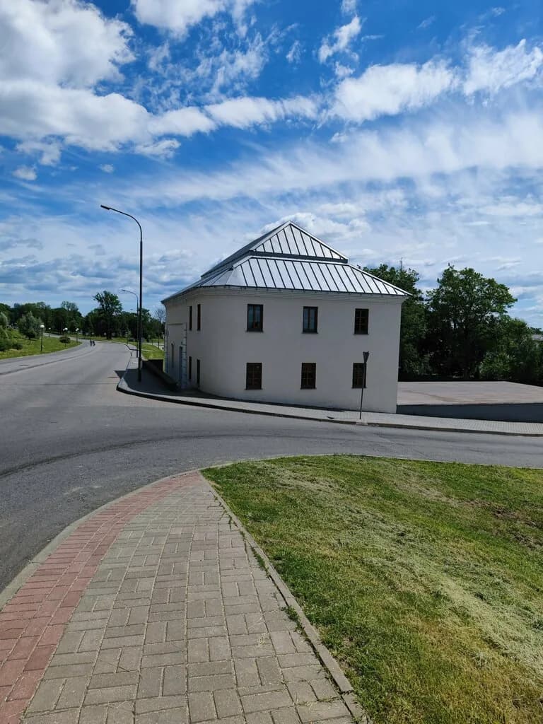 Бывшая еврейская школа