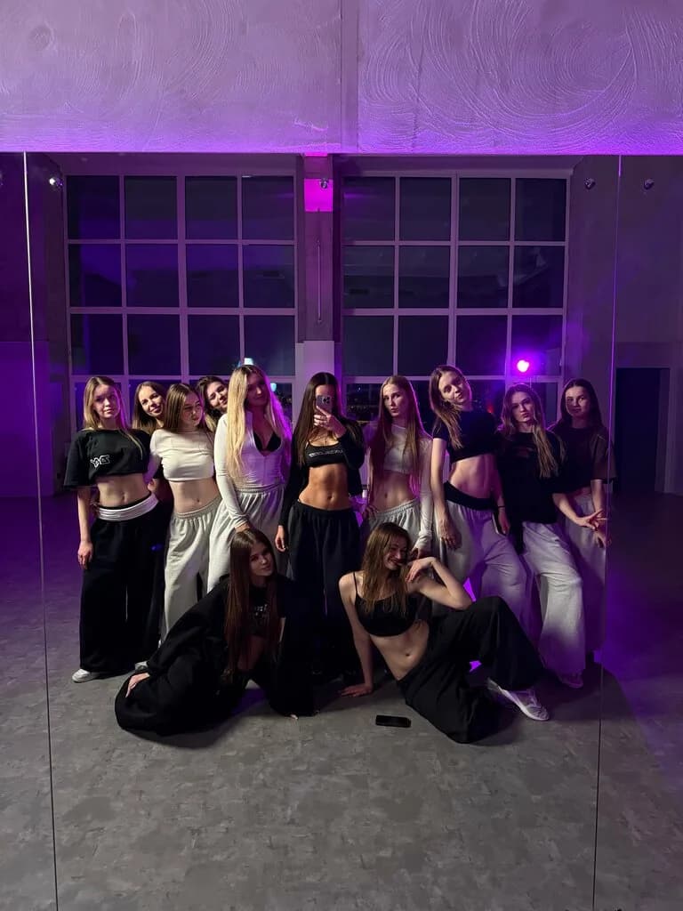 Qwiners Girls Club