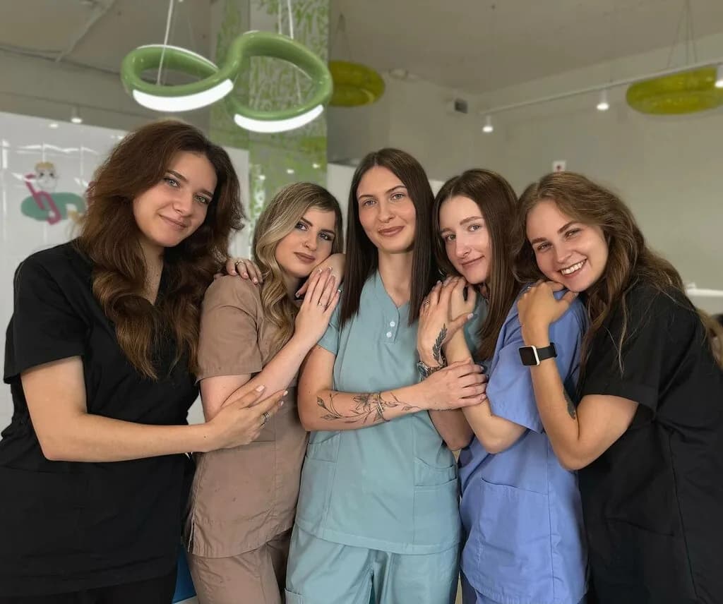 Студия маникюра «Батон нэйлс»