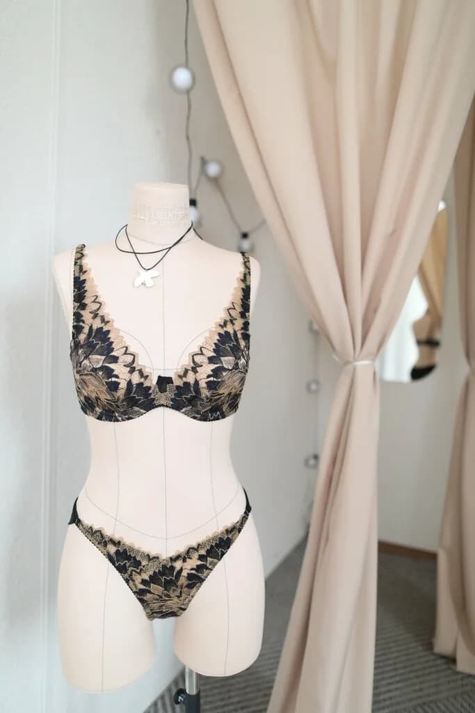 Miamas. lingerie
