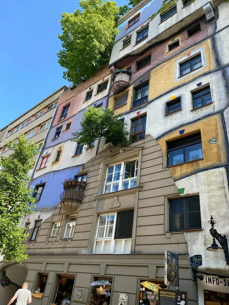 Сэвэн Трэвел — фото 4