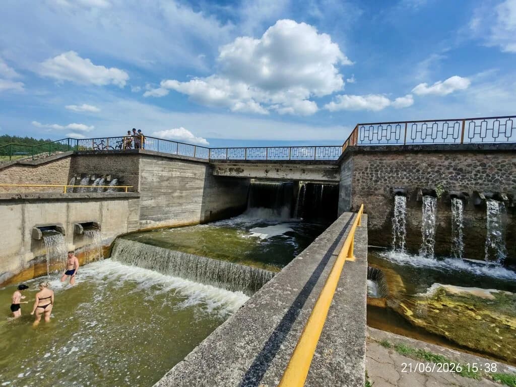 Водосброс