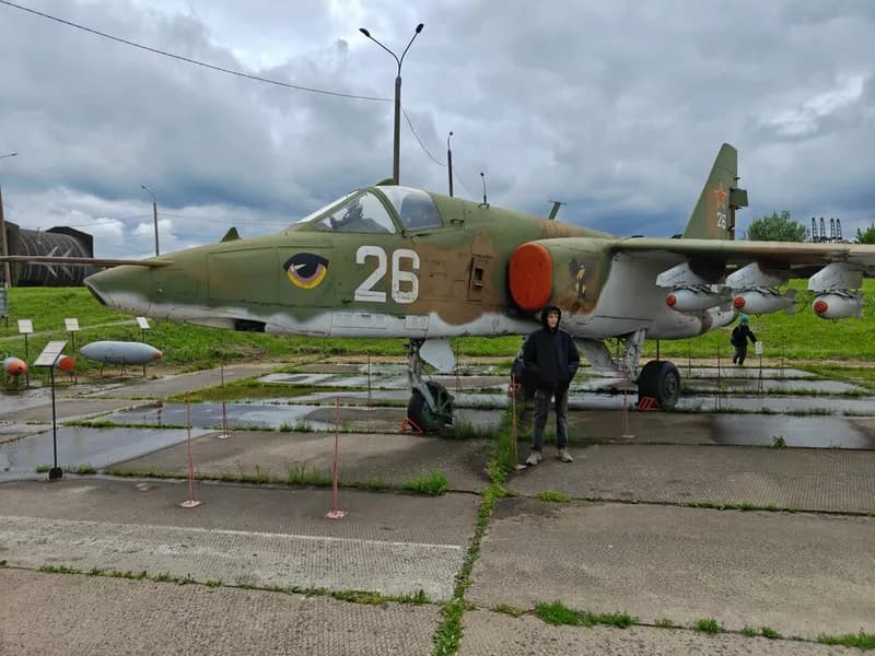 Су-25 Грач, штурмовик, бронированный дозвуковой военный самолёт