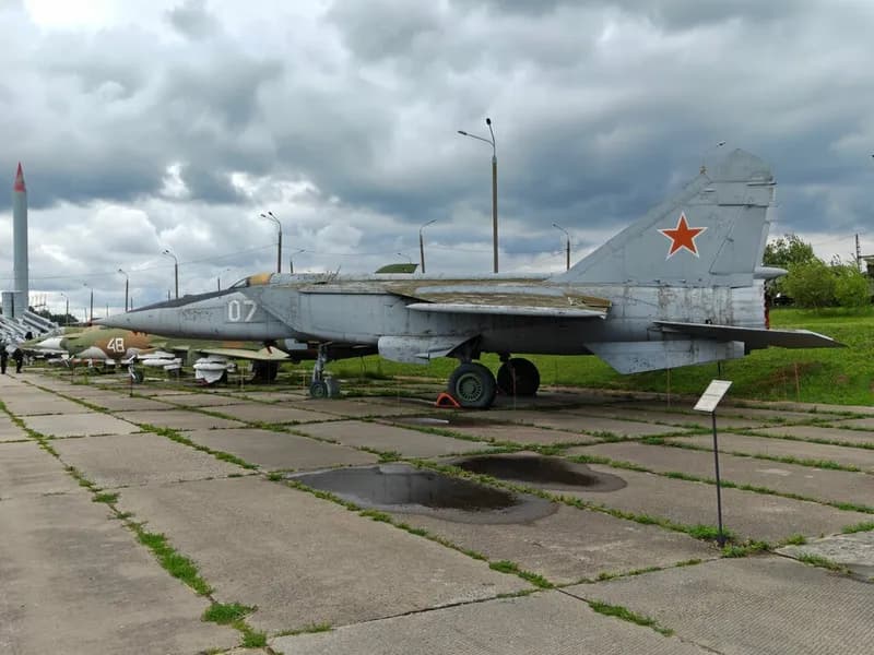 Разведчик - бомбардировщик МиГ-25РБ