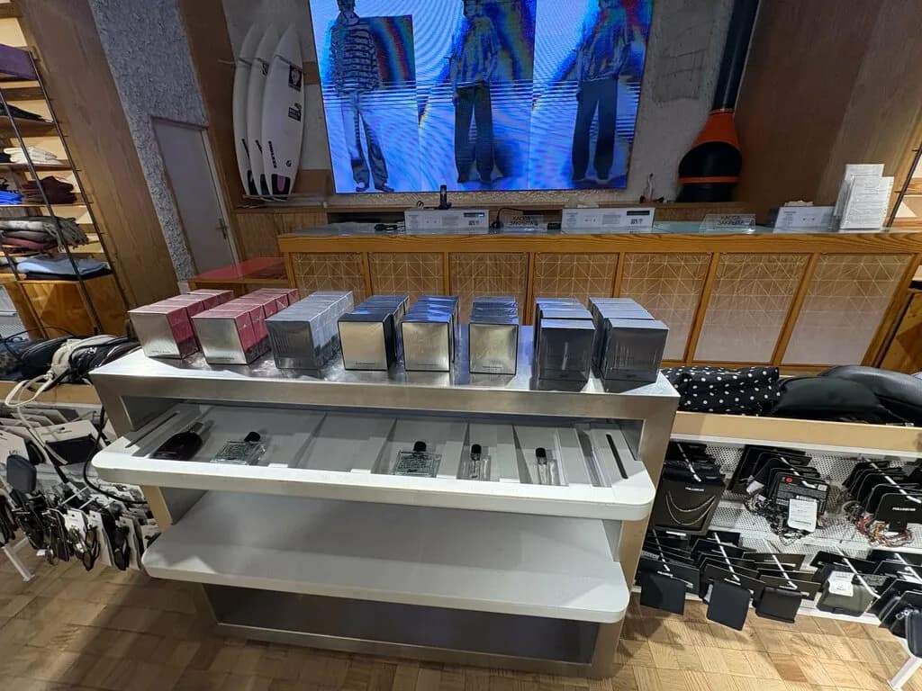 Магазин одежды «Pull&Bear (Пул энд Беа)»