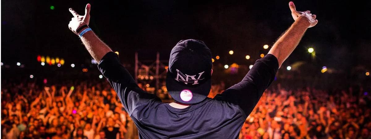 100 киловатт звука и сцена, разработанная в Европе. Фестиваль Global Top Djs готовится к старту