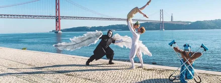 На улицах Минска выступят артисты Cirque du Soleil. Увидевшие их  прохожие смогут получить билеты на шоу