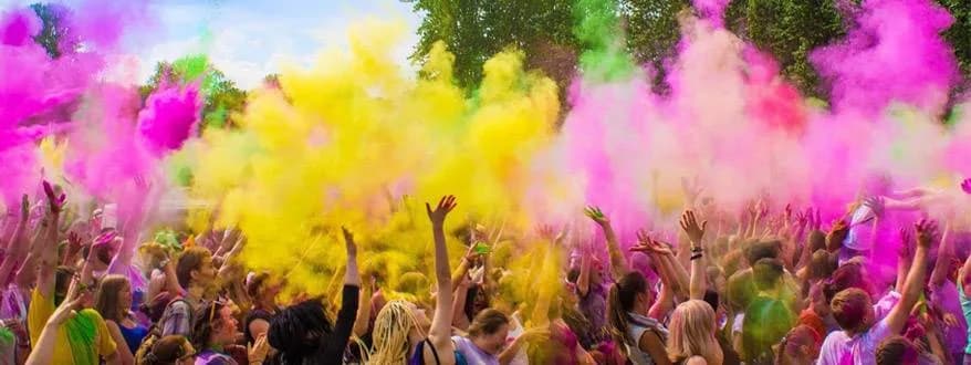 В парке Dreamland 6 и 7 мая пройдет фестиваль Color Fest. Вход свободный