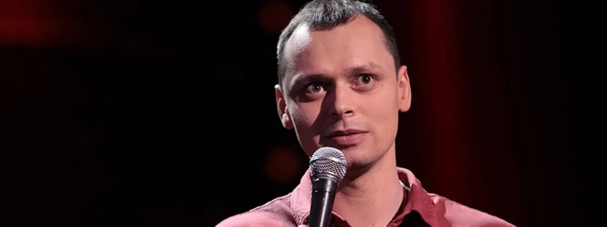 Резидент шоу «Stand Up» Виктор Комаров выступит в трех городах Беларуси