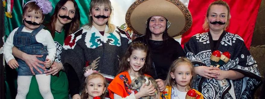 Пиньята вечеринка каждое воскресенье в Cantina Mexicana. Вход свободный!