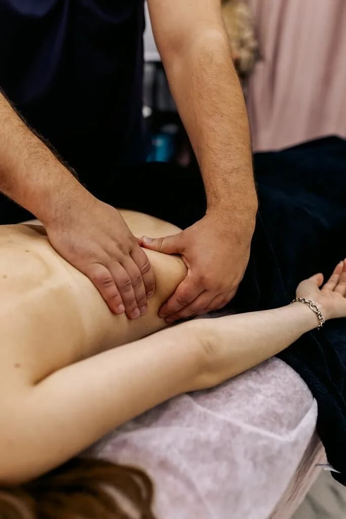 Барышни. Body