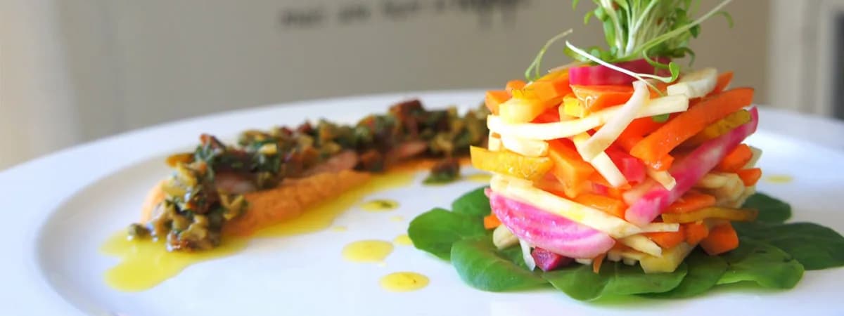 Вкусно и не грустно: 5 вегетарианских заведений с аппетитной едой