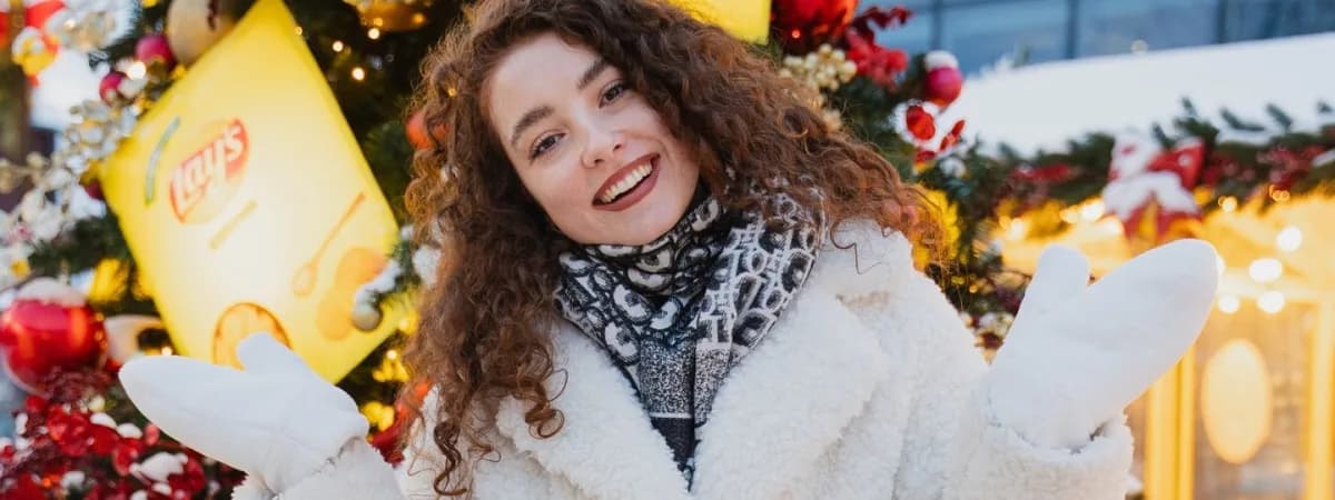 Оливьешный хот-дог, предсказания под игристое и Christmas DJ Place – какие развлечения будут на Зимней Vulitsa Ezha