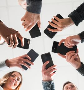 «Мой 2016-й»: какие смартфоны выбирали тогда и сейчас?