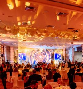 Advertising & marketing awards – символ достижений в сфере маркетинга и рекламы