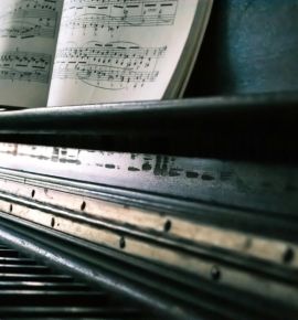 Магия нот: как выставка «Путешествие в оперы Моцарта» оживляет гений композитора